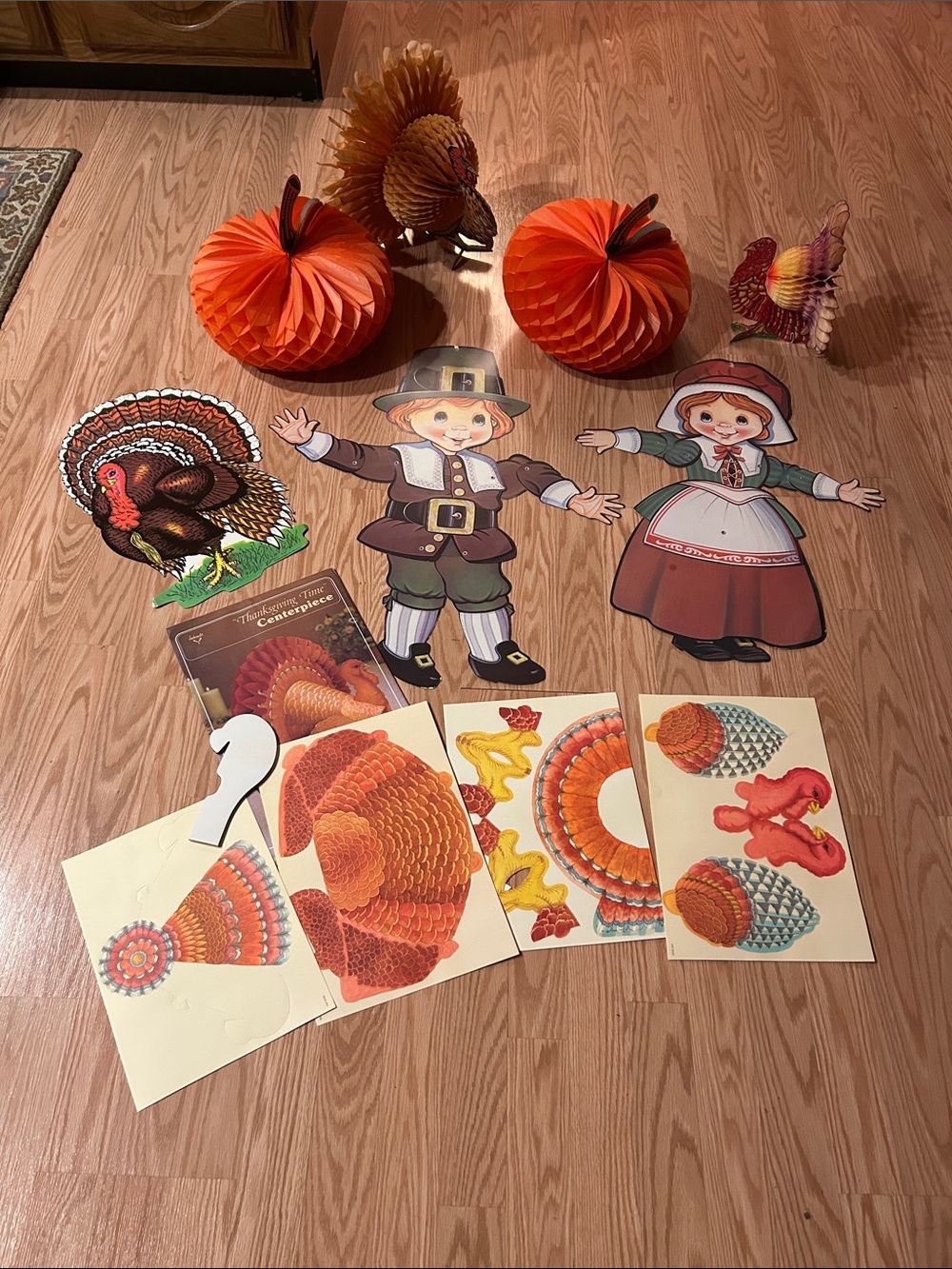 Large Vintage Thanksgiving paper die cut and honeycomb decorations